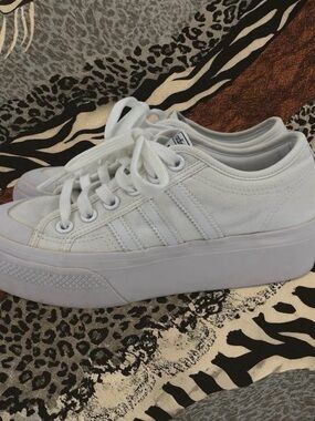 Adidas Nizza Originals Platform Low Top Sneakers | All White Stripe Size 7 Shoes